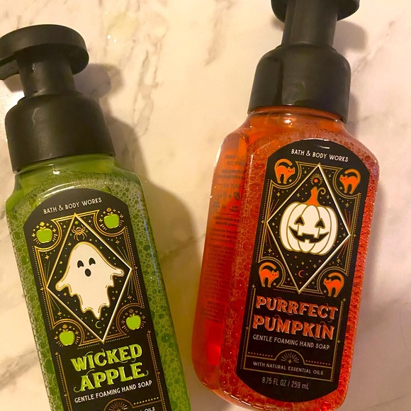 Bath & Body Works Other - NWT🏷♥️🎃👻🕷💚Set Of B&B Works Halloween Soaps